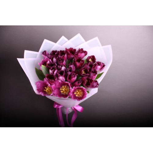 35 фіолетових тюльпанів