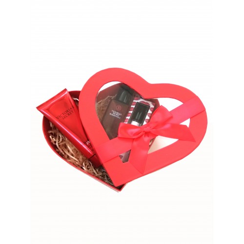 Червоне серце Victoria's Secret Червоне серце Victoria's Secret