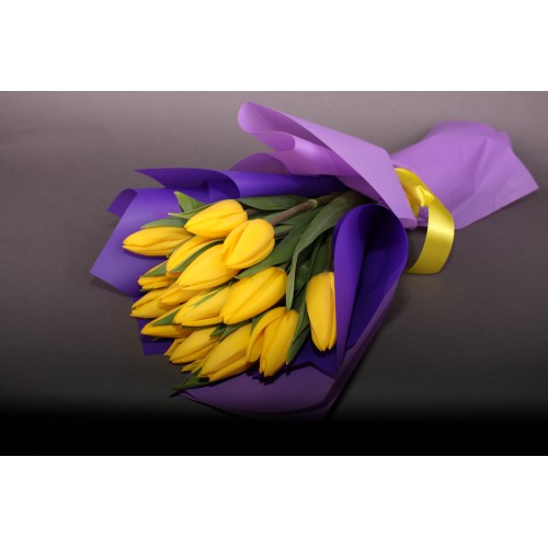 17 жовтих тюльпанів 